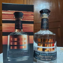 Tequila Añejo Cristalino...